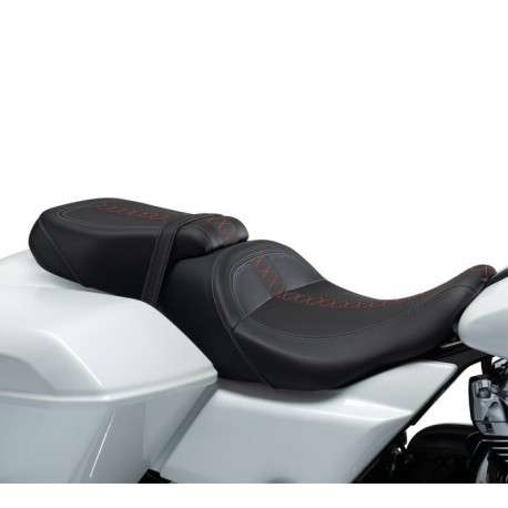 ASIENTO HARLEY DAVIDSON PILLION PARA EL PASAJERO DE PERFIL REBAJADO - COSTURA NARANJA