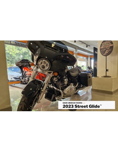 HARLEY DAVIDSON STREET GLIDE NEGRA CROMADA 2023