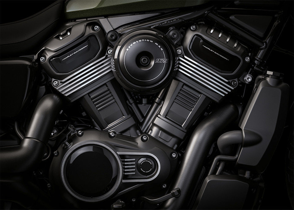 Motor Revolution Max 975T devorador de kil&oacute;metros 